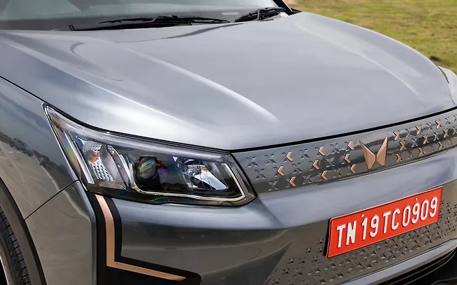 Mahindra XUV400 Bonnet