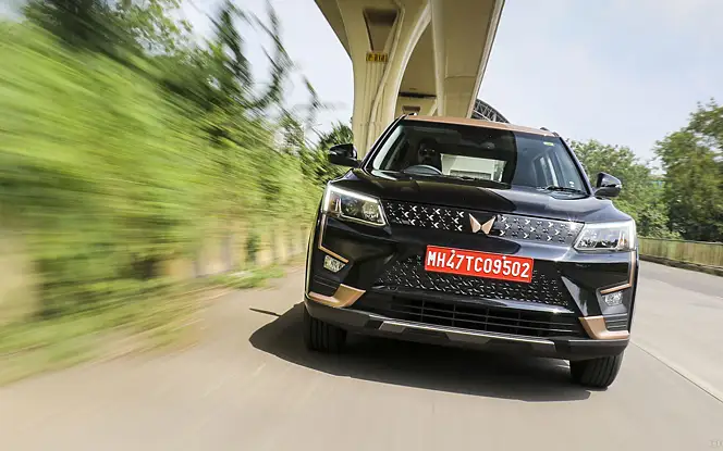 Mahindra XUV400 Front View