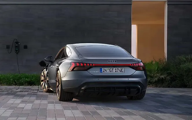 Audi e-tron GT Rear Left View