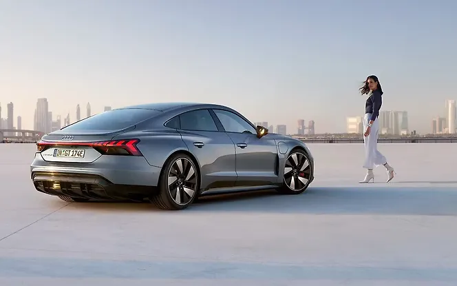 Audi e-tron GT Rear Left View