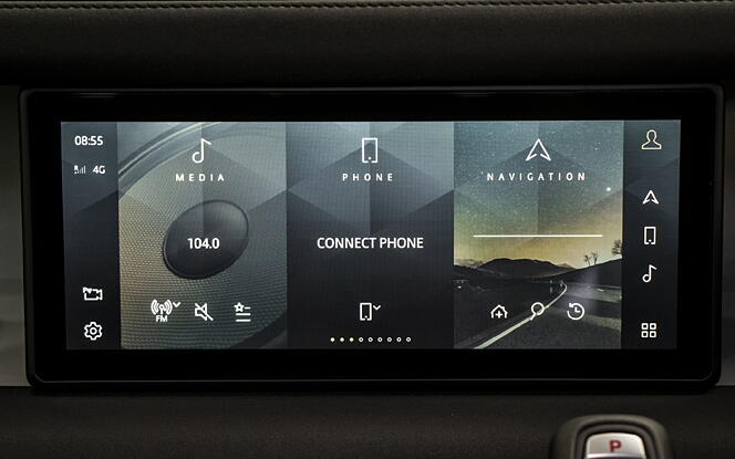 Land Rover Defender Infotainment Display