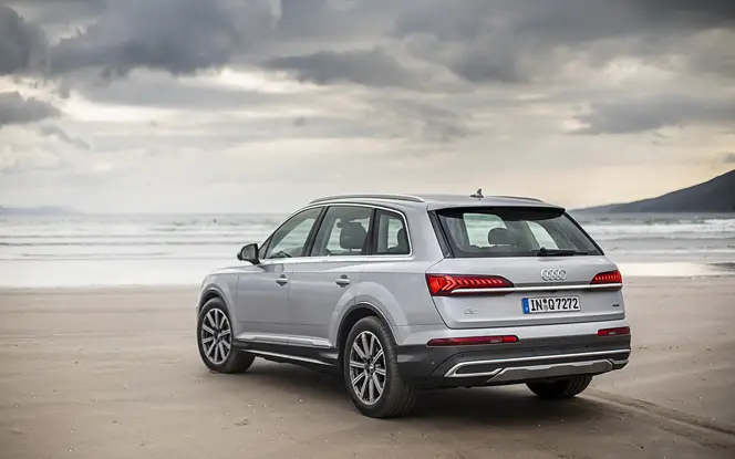 Audi Q7 Rear View