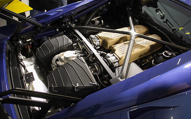 Lamborghini Huracan STO Engine
