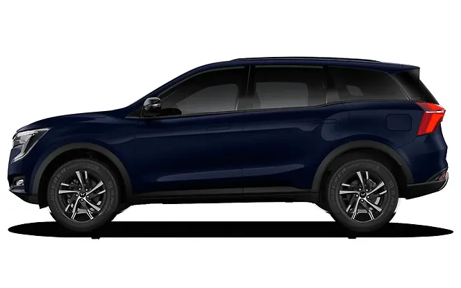 Mahindra Old Generation XUV700 Midnight Black