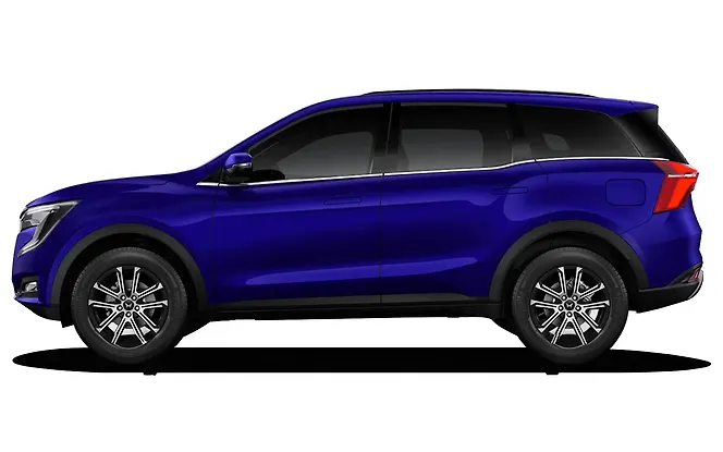 Mahindra Old Generation XUV700 Electric Blue