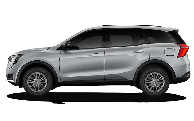 Mahindra Old Generation XUV700 Dazzling Silver