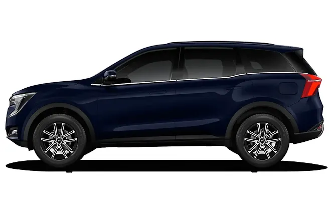 Mahindra Old Generation XUV700 Midnight Black