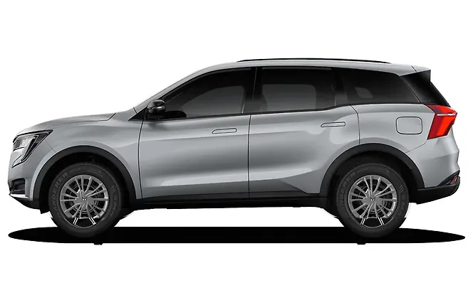 Mahindra Old Generation XUV700 Dazzling Silver